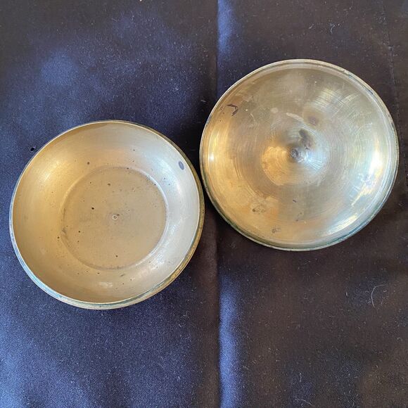 Vintage Solid Brass Etched Floral Design Lidded Bowl. Altar. Decor. India. - Picture 5 of 8